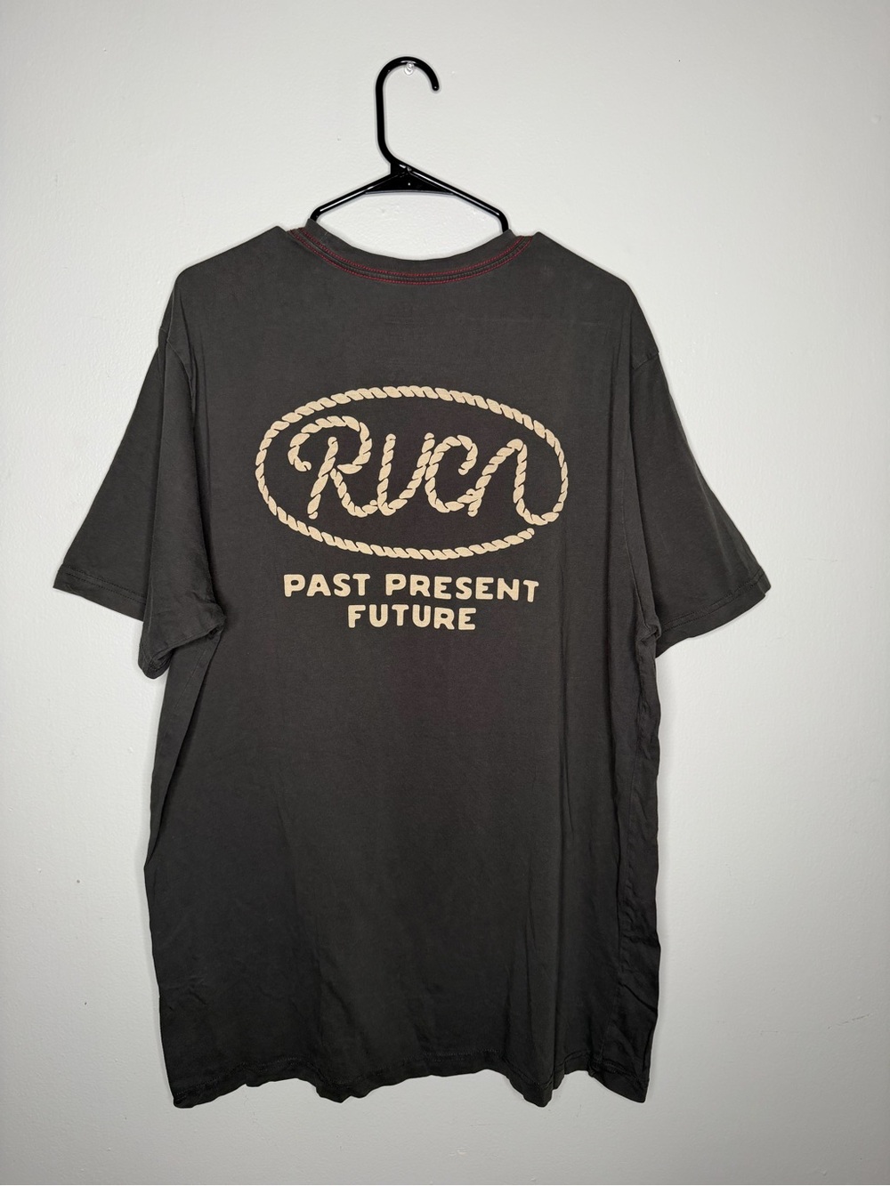 RVCA Men Dark Gray Short-Sleeve Tee Shirt Rope Logo size 2xl XXL